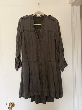 HOLDING HORSES Olive-Grey Button-Front Midi Dress